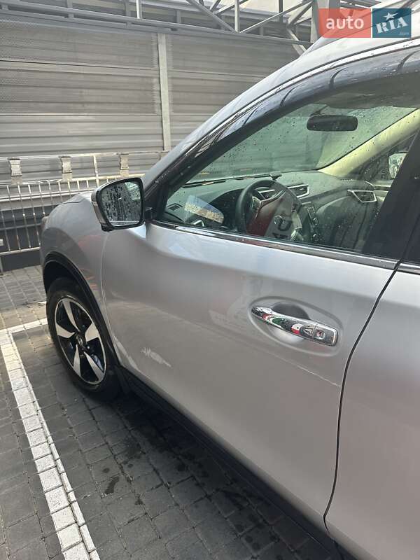 Внедорожник / Кроссовер Nissan Rogue 2015 в Одессе