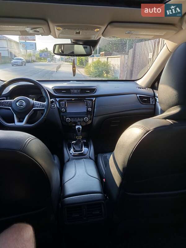 Внедорожник / Кроссовер Nissan Rogue 2017 в Киеве