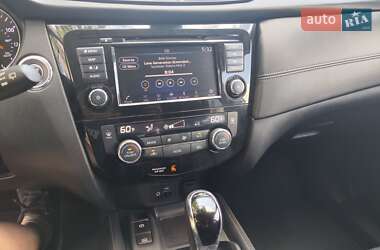 Внедорожник / Кроссовер Nissan Rogue 2018 в 