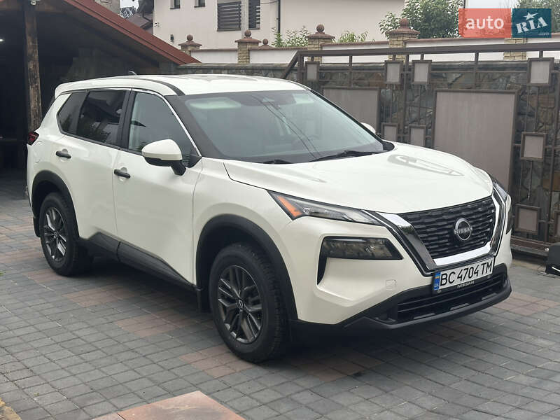 Внедорожник / Кроссовер Nissan Rogue 2022 в 
