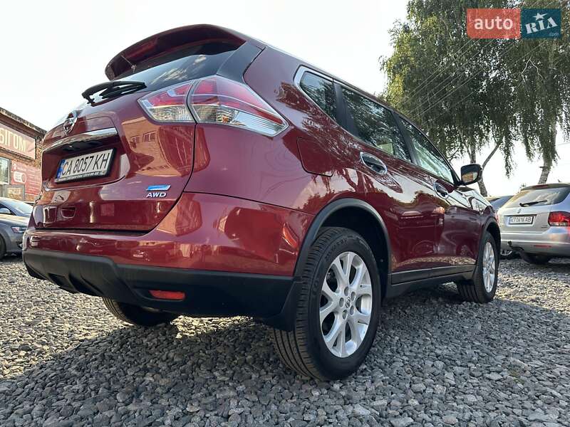 Внедорожник / Кроссовер Nissan Rogue 2016 в Смеле