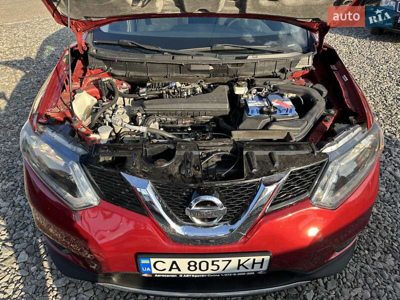 Внедорожник / Кроссовер Nissan Rogue 2016 в Смеле