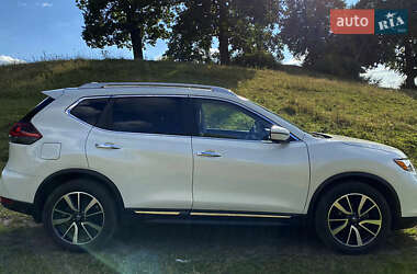 Внедорожник / Кроссовер Nissan Rogue 2018 в Киеве