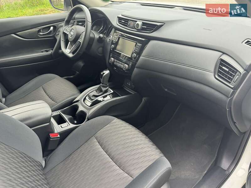 Внедорожник / Кроссовер Nissan Rogue 2019 в Ужгороде