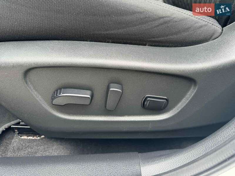 Внедорожник / Кроссовер Nissan Rogue 2019 в Ужгороде