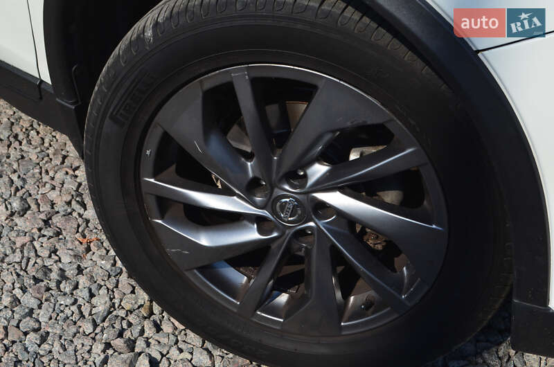 Внедорожник / Кроссовер Nissan Rogue 2016 в Киеве