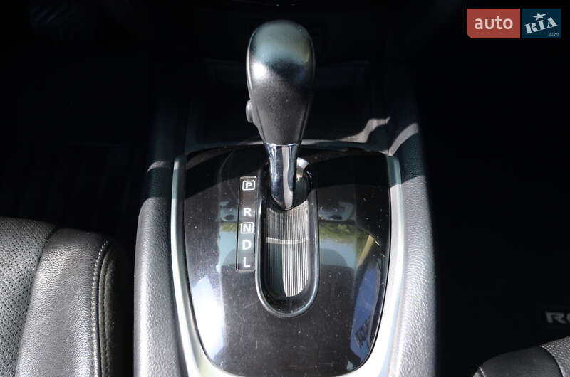 Внедорожник / Кроссовер Nissan Rogue 2016 в Киеве