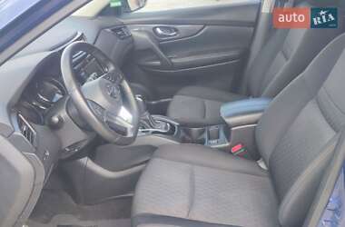 Внедорожник / Кроссовер Nissan Rogue 2018 в 
