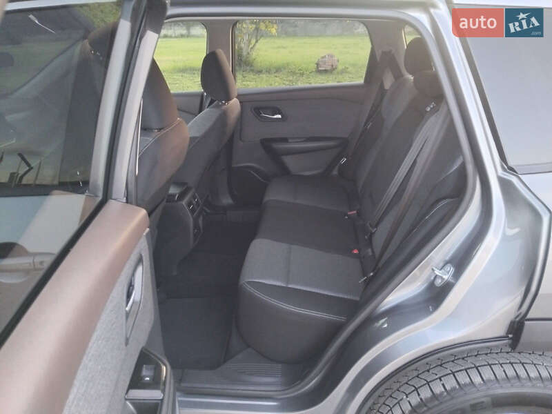 Внедорожник / Кроссовер Nissan Rogue 2021 в Киеве