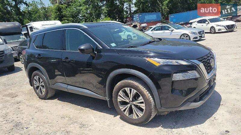 Внедорожник / Кроссовер Nissan Rogue 2021 в Ровно