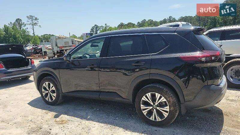 Внедорожник / Кроссовер Nissan Rogue 2021 в Ровно