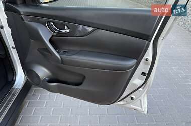 Внедорожник / Кроссовер Nissan Rogue 2019 в 