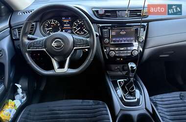 Внедорожник / Кроссовер Nissan Rogue 2019 в 