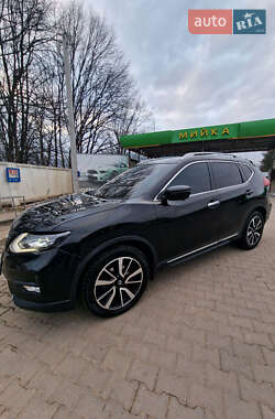 Внедорожник / Кроссовер Nissan Rogue 2019 в Надворной