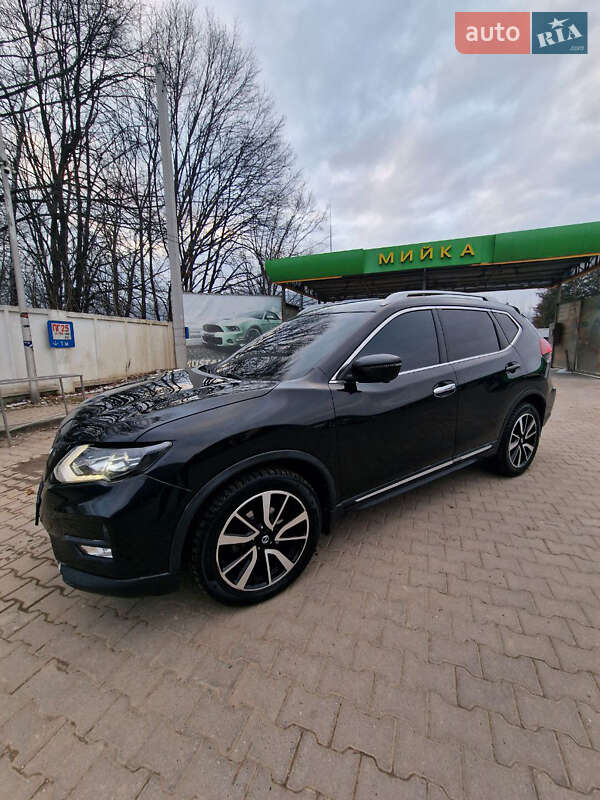 Внедорожник / Кроссовер Nissan Rogue 2019 в 