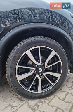 Внедорожник / Кроссовер Nissan Rogue 2019 в 