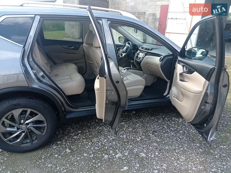 Позашляховик / Кросовер Nissan Rogue 2016 в Яворові