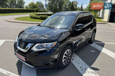 Внедорожник / Кроссовер Nissan Rogue 2017 в Киеве