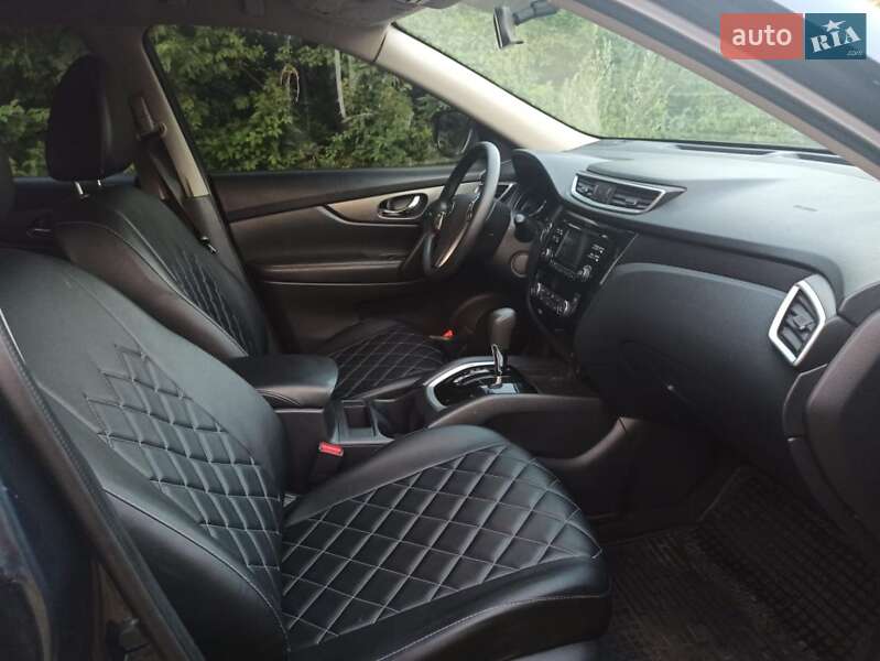 Внедорожник / Кроссовер Nissan Rogue 2016 в Сумах