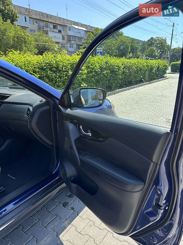 Позашляховик / Кросовер Nissan Rogue 2019 в Чернівцях