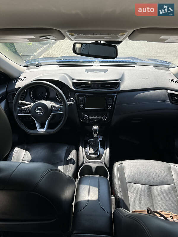 Позашляховик / Кросовер Nissan Rogue 2019 в Чернівцях