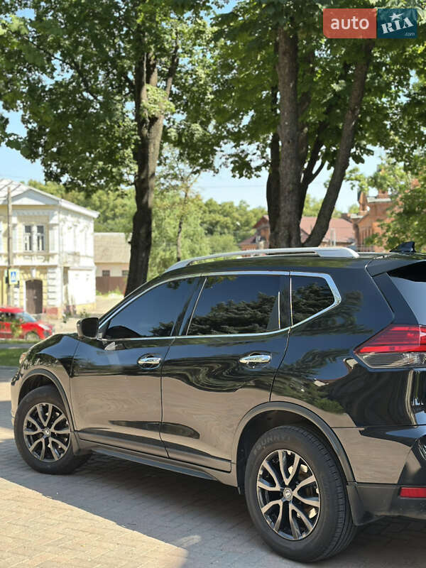 Позашляховик / Кросовер Nissan Rogue 2017 в Сумах