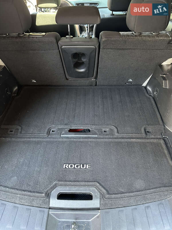 Позашляховик / Кросовер Nissan Rogue 2017 в Сумах