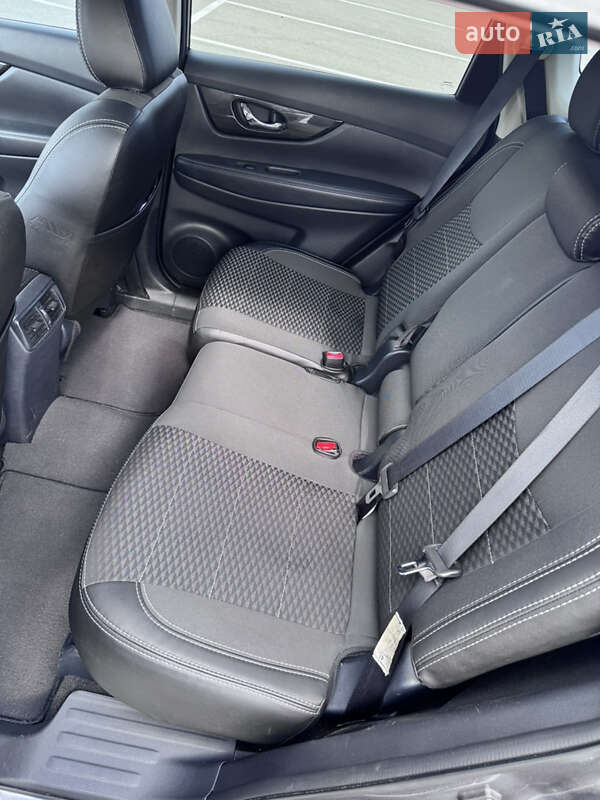 Внедорожник / Кроссовер Nissan Rogue 2018 в Киеве