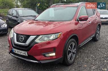 Внедорожник / Кроссовер Nissan Rogue 2017 в Ровно