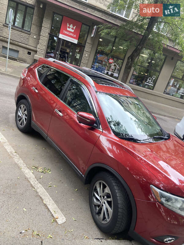 Внедорожник / Кроссовер Nissan Rogue 2015 в Херсоне