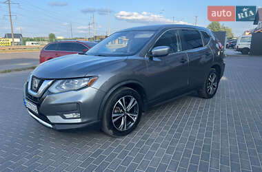 Внедорожник / Кроссовер Nissan Rogue 2017 в Виннице