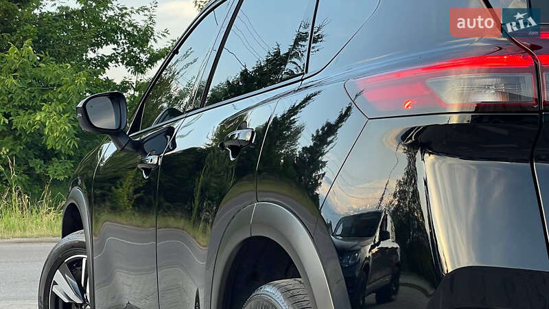 Внедорожник / Кроссовер Nissan Rogue 2023 в Дрогобыче