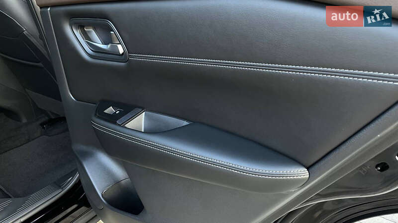 Внедорожник / Кроссовер Nissan Rogue 2023 в Дрогобыче