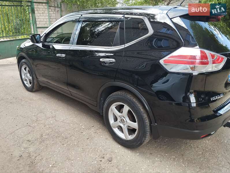 Позашляховик / Кросовер Nissan Rogue 2014 в 