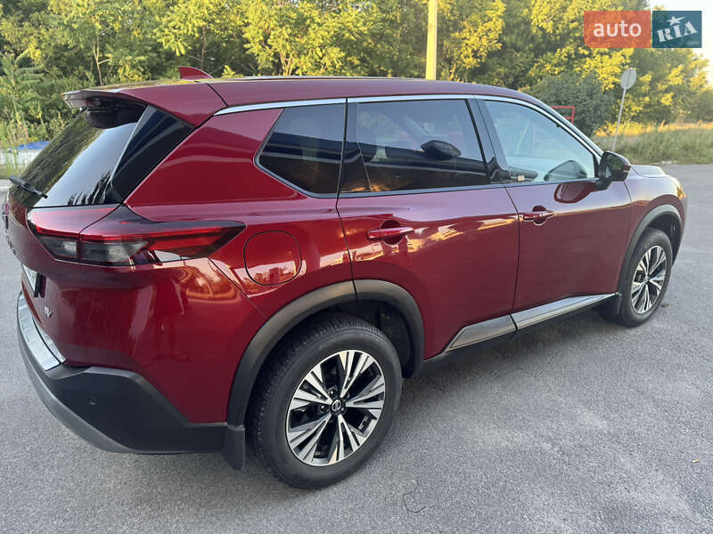 Позашляховик / Кросовер Nissan Rogue 2021 в Кам'янському