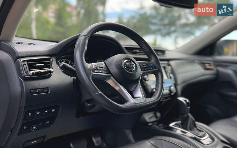 Позашляховик / Кросовер Nissan Rogue 2019 в Львові