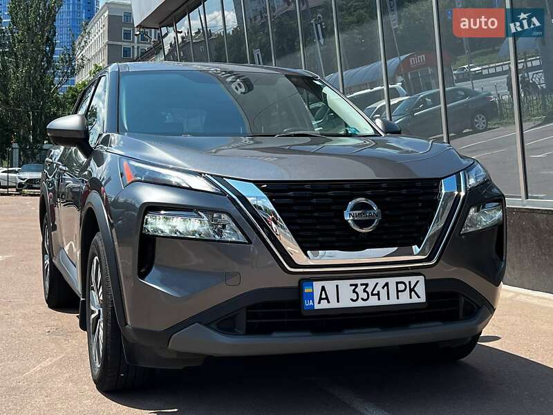 Внедорожник / Кроссовер Nissan Rogue 2021 в Киеве