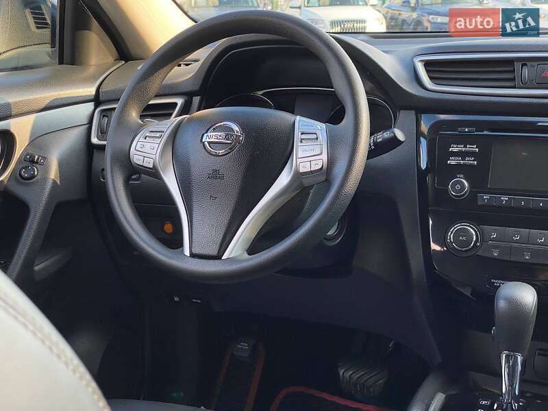 Внедорожник / Кроссовер Nissan Rogue 2016 в Львове