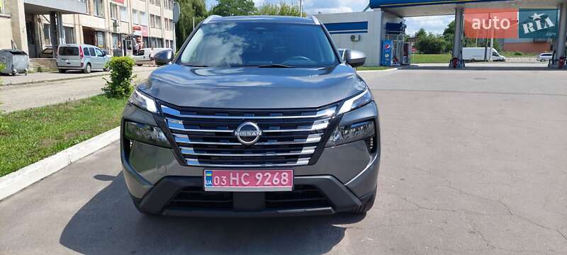 Внедорожник / Кроссовер Nissan Rogue 2024 в Луцке