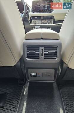 Внедорожник / Кроссовер Nissan Rogue 2023 в 