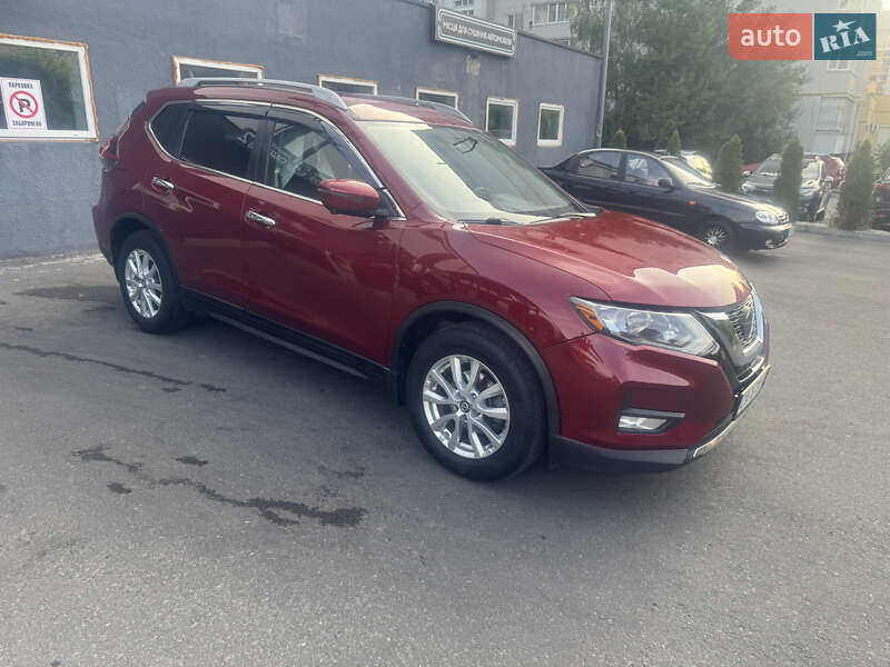 Внедорожник / Кроссовер Nissan Rogue 2017 в Черкассах