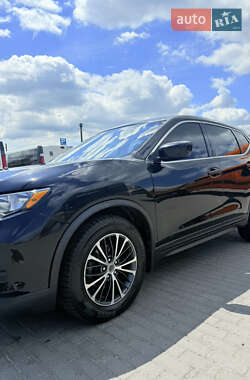 Внедорожник / Кроссовер Nissan Rogue 2018 в 