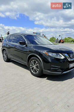 Внедорожник / Кроссовер Nissan Rogue 2018 в 