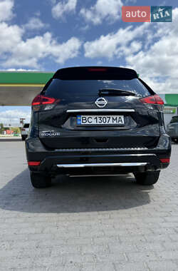 Внедорожник / Кроссовер Nissan Rogue 2018 в 