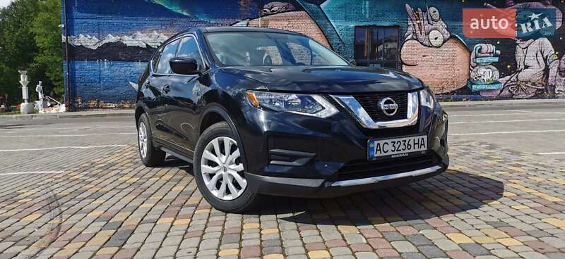 Внедорожник / Кроссовер Nissan Rogue 2017 в Луцке