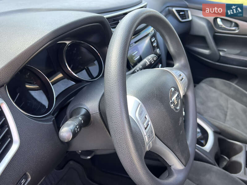 Позашляховик / Кросовер Nissan Rogue 2016 в Рівному