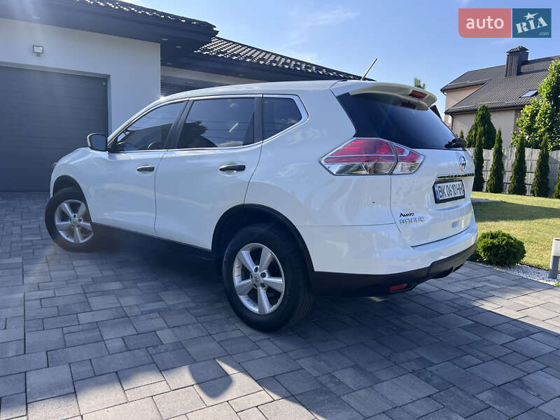Позашляховик / Кросовер Nissan Rogue 2016 в Рівному