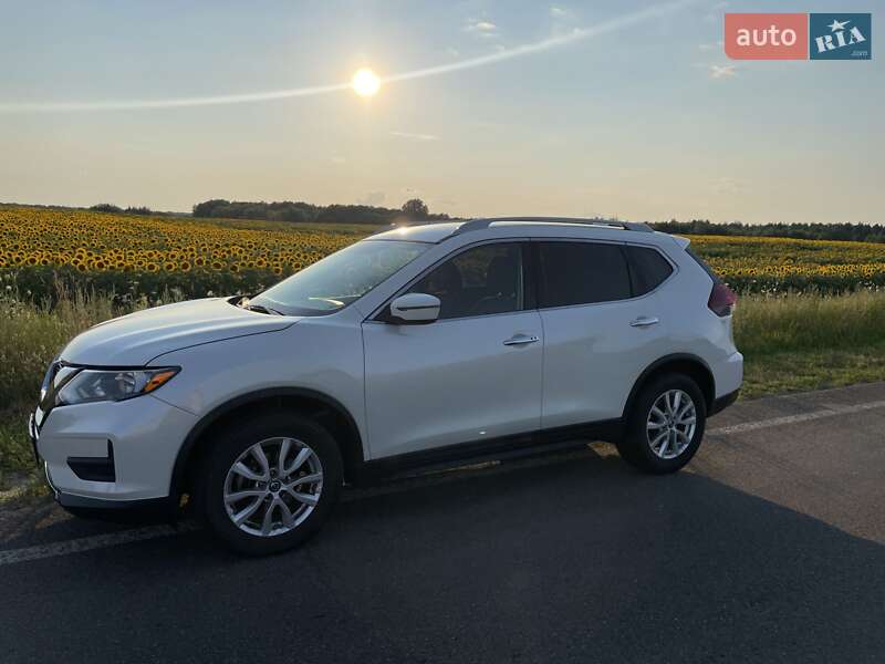 Внедорожник / Кроссовер Nissan Rogue 2018 в Киеве