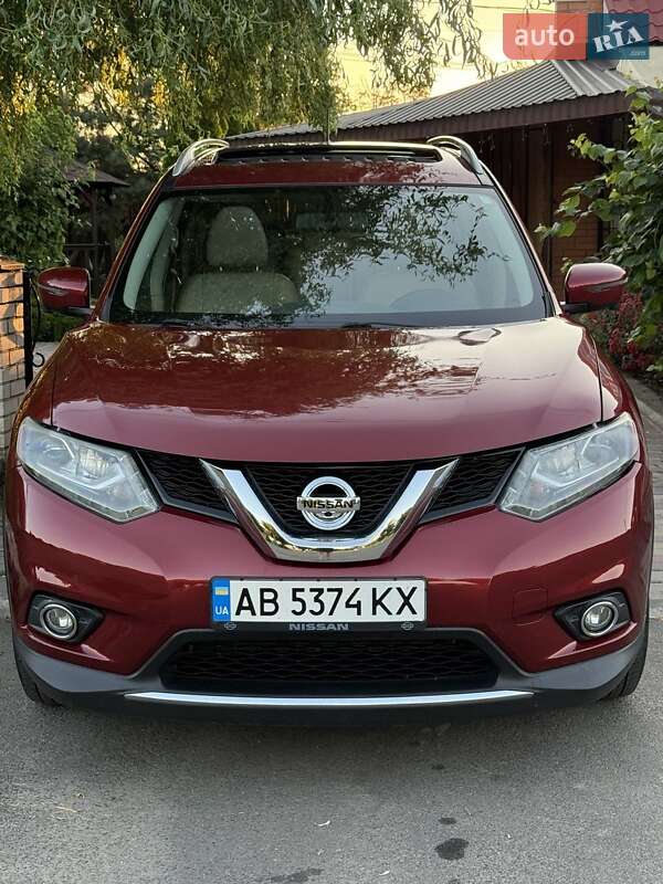 Внедорожник / Кроссовер Nissan Rogue 2016 в Виннице