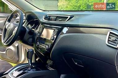 Внедорожник / Кроссовер Nissan Rogue 2015 в 
